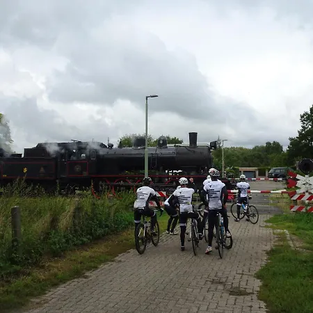 Nyaraló Bungalowpark 87 *